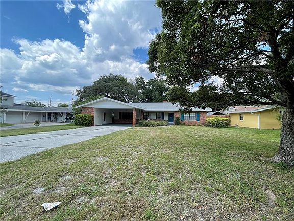 2nd image of 1947 Woodcrest Dr