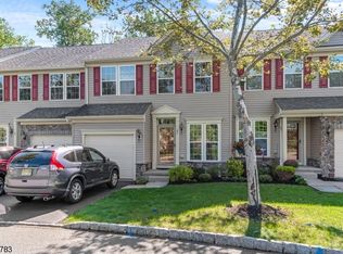 45 Parkside Ln, Mine Hill, NJ 07803