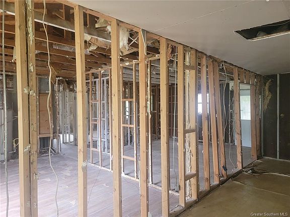 4th image of 2705 Able Cir