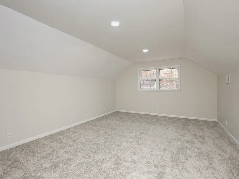 10117 Shades Rd SE — Photo 17