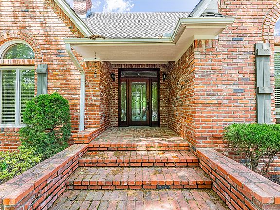 4th image of 1806 S Prestwick Pl