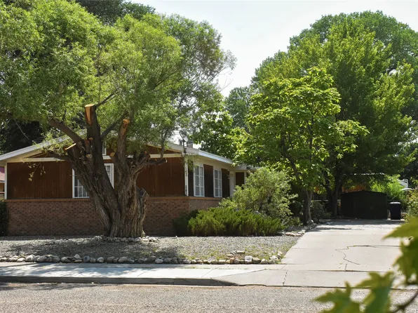 929 E Pueblo Dr, Espanola, NM 87532