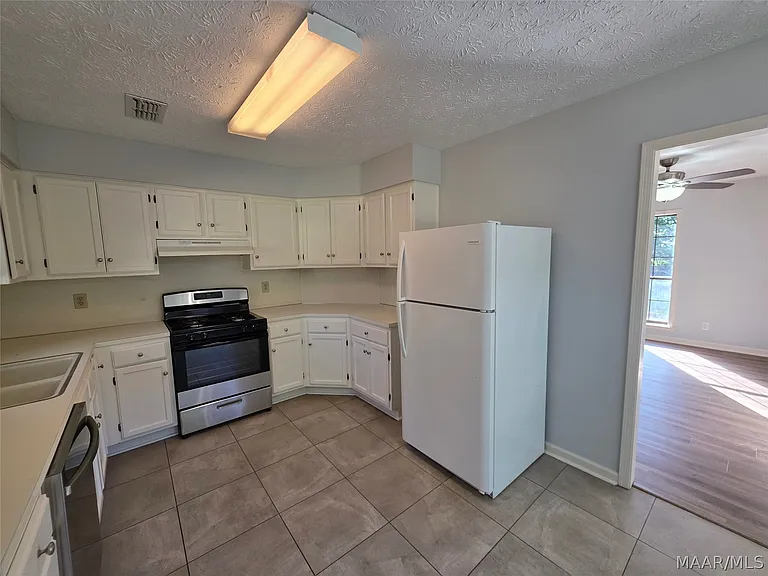 6225 Whitewater Ct — Photo 7