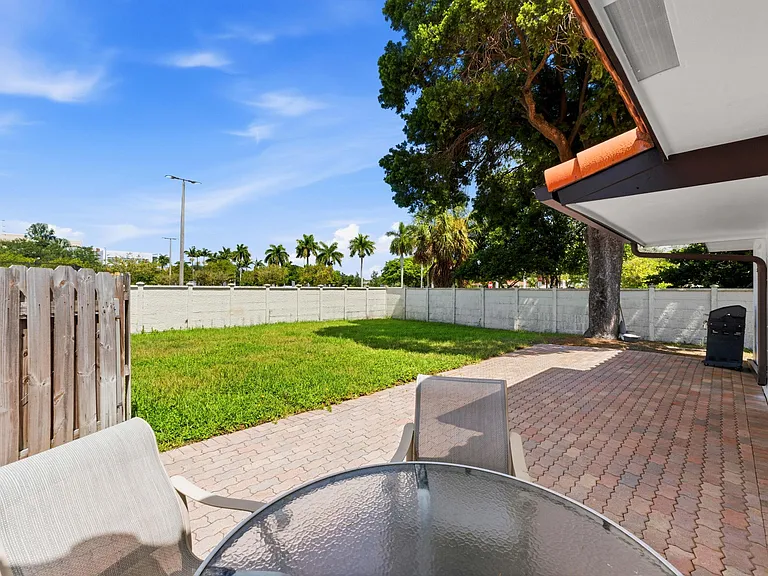 3310 NW 90th Ave #N — Photo 24
