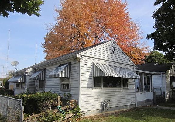 4th image of 4754 N Parkway Ave
