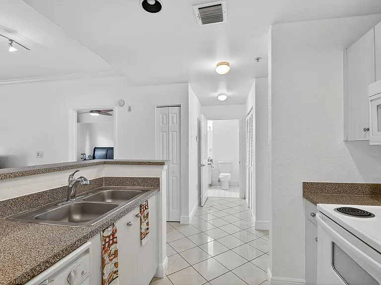 1805 N Flagler Dr #115 — Photo 7