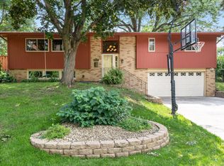 8005 Jonellen Ln N, Minneapolis, MN 55427
