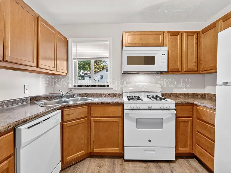 7815 Cler Ave — Photo 10