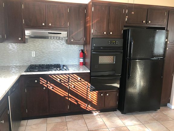 2nd image of 39 Bryn Mawr Pl Floor 2