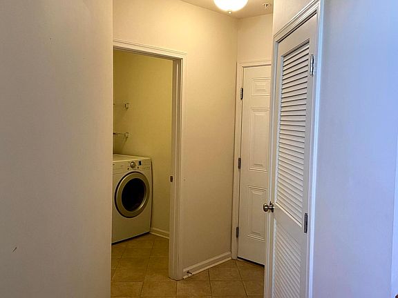 4th image of 1768 Winsford Ct