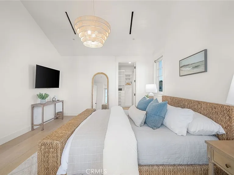 153 Granada Ave — Photo 30