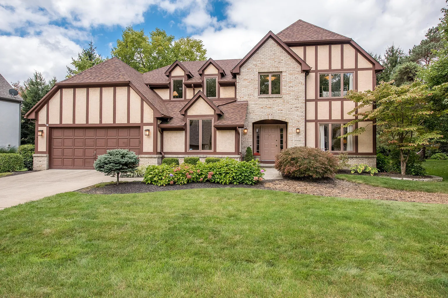 217 Paddock Cir E photo 1