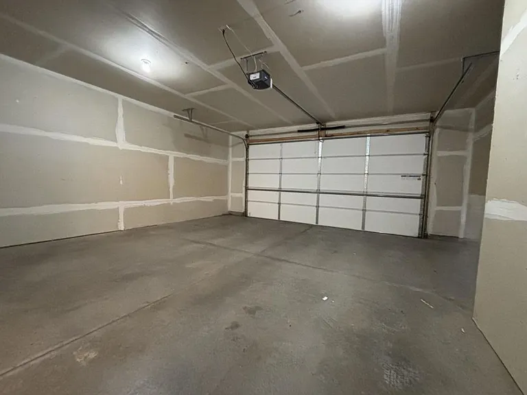 927 Quail Run — Photo 12
