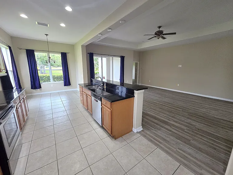 3637 Summerwind Cir — Photo 4