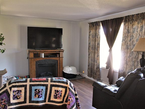 5th image of 1719 Maple Dr SE