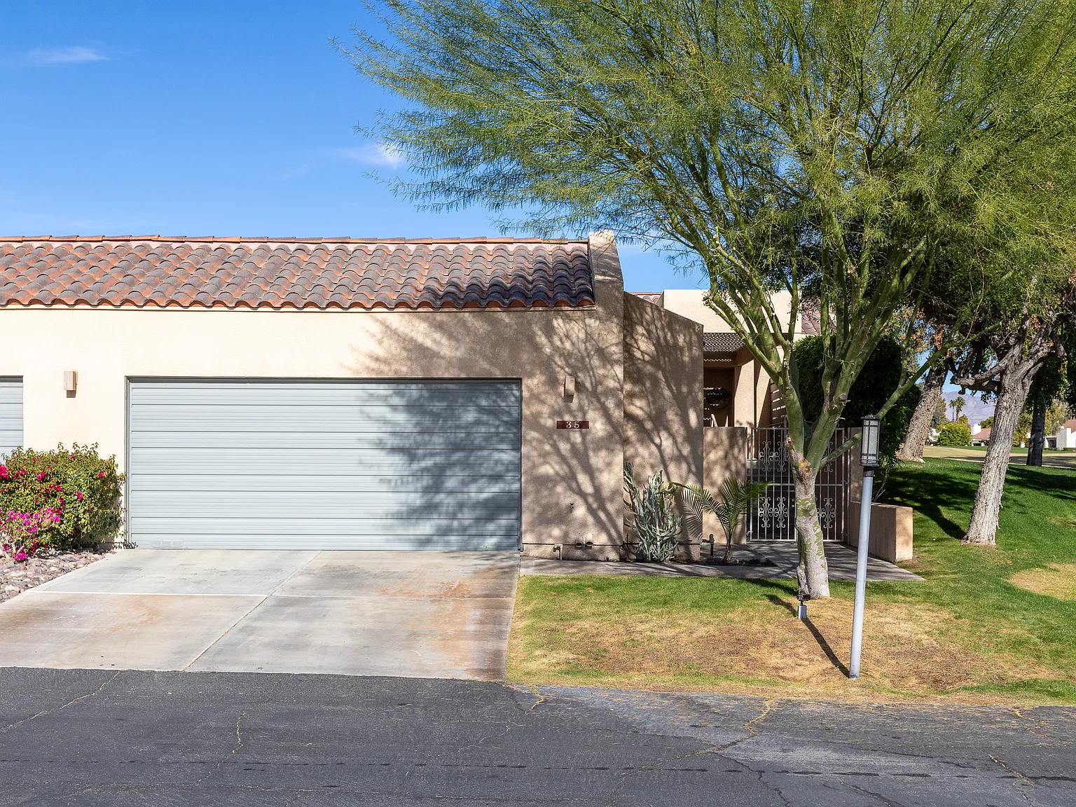 3 bed, 1382 sqft, $4,125 — Photo 2