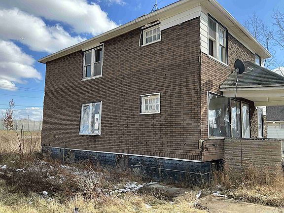 12156 Greenlawn