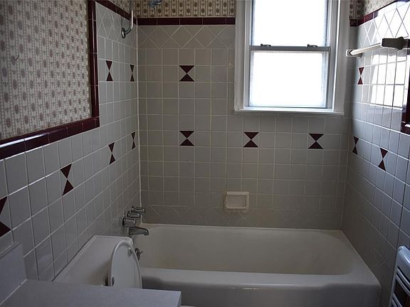 5th image of 1604 Murray Dr