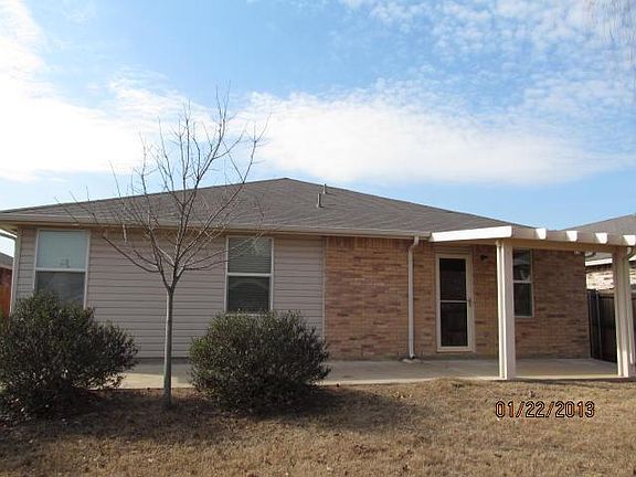 2nd image of 6209 Saint James Pl