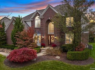 1265 Welland Dr, Rochester, MI 48306