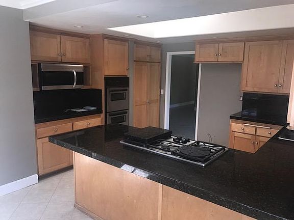 2nd image of 390 N Ashwood Ave