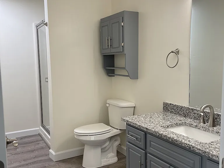 1033 Forest Hills Ln #C — Photo 7