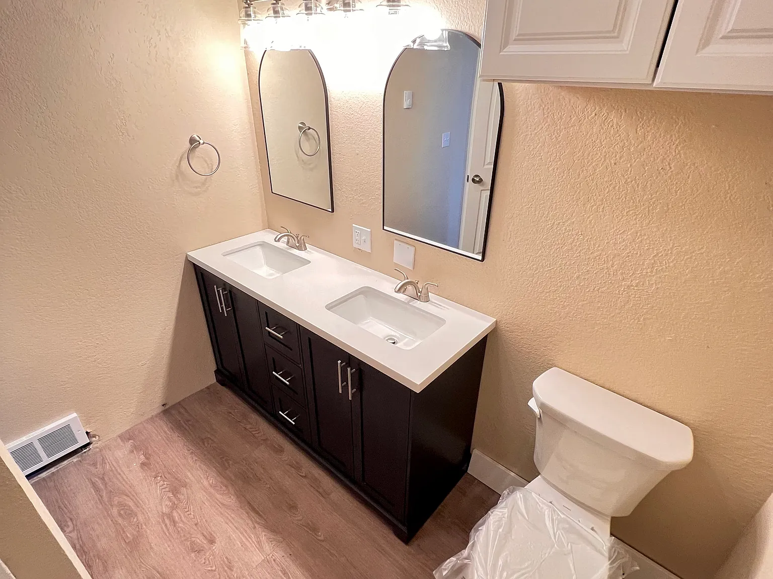 3 bed, 1288 sqft, $2,400 — Photo 2