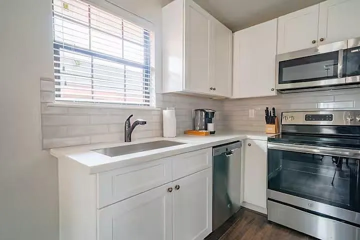 1912 Arbor St #3 — Photo 7