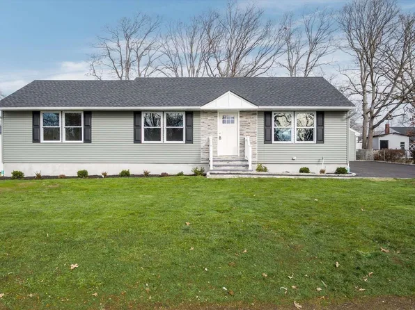 365 42nd Street, Copiague, NY 11726