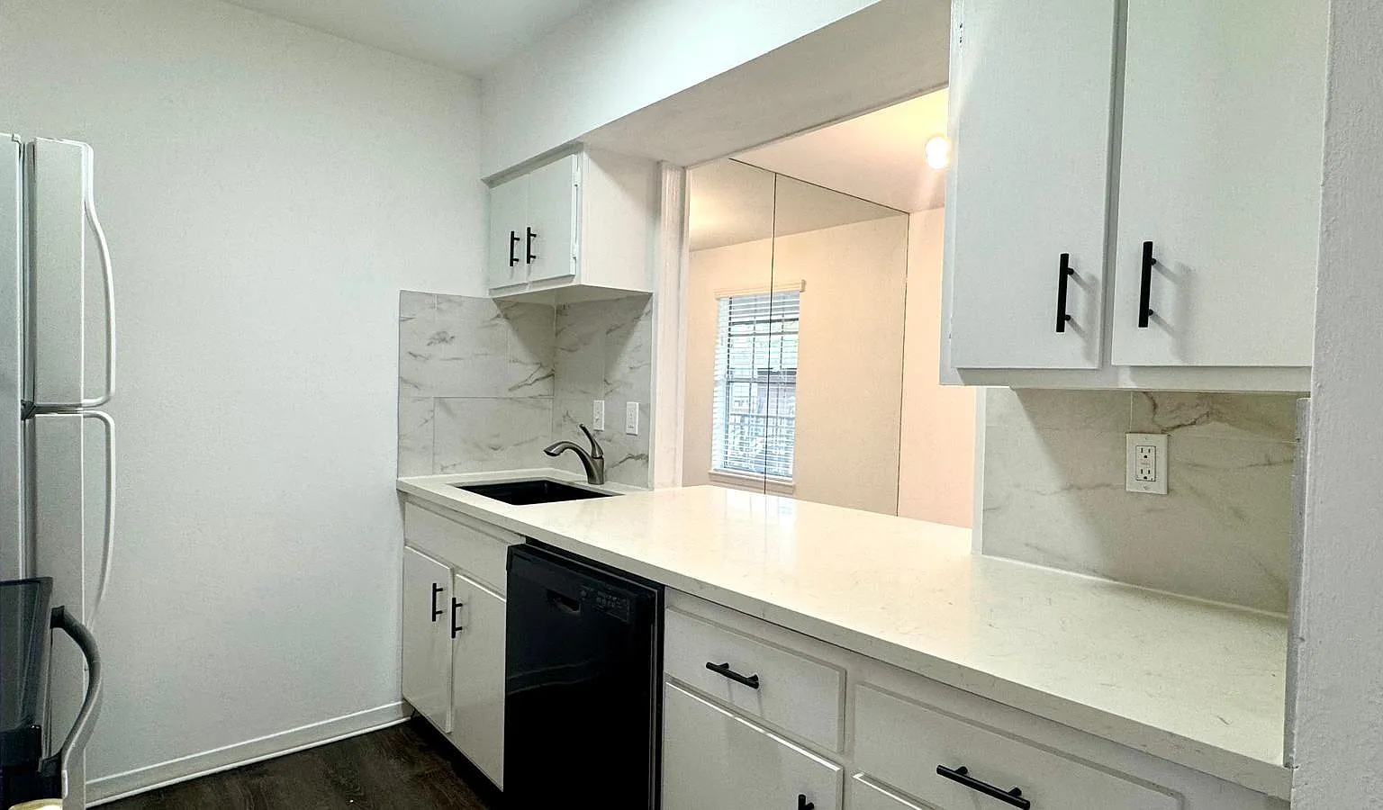 1 bed, 1.0 bath, 672 sqft, $1,250 — Photo 3