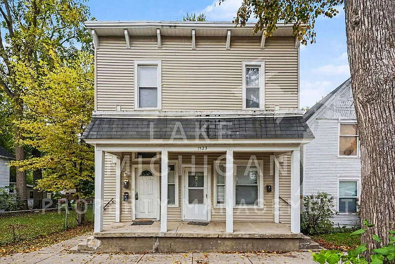 1523 Broadway Ave NW #4