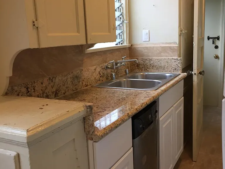4658 Rosewood Ave #1 — Photo 3
