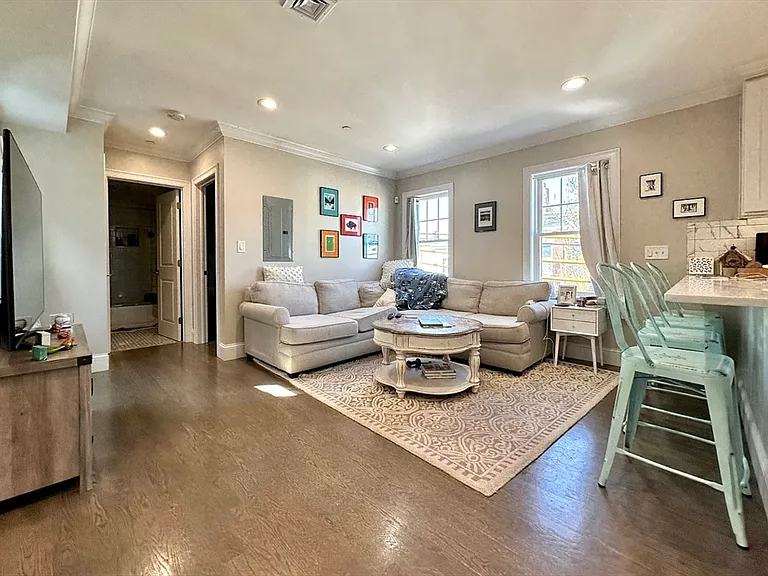 78 Cottage St #3 — Photo 1