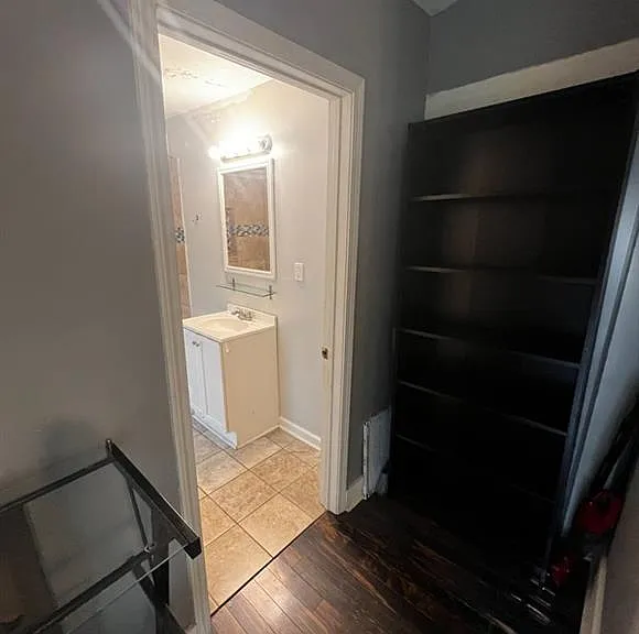 1059 Hampton St NW — Photo 19