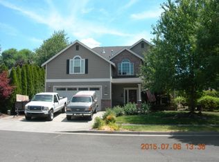 2912 Farmington Ave, Medford, OR 97504