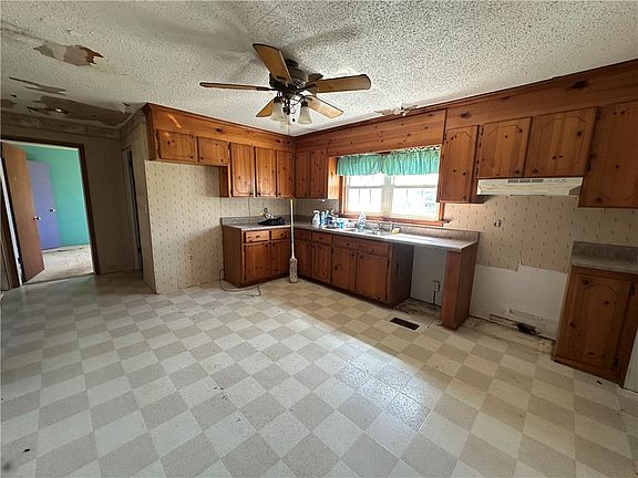 5th image of 2534 Broadway Lake Rd