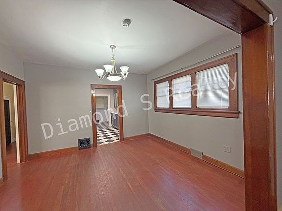 5th image of 816 E Delmar St