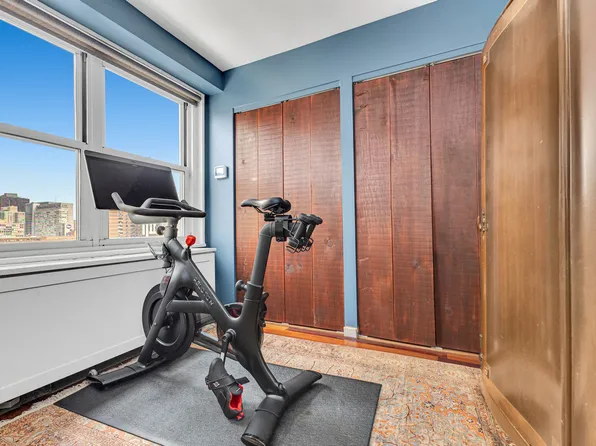 305 East 24th Street image 11 of 27