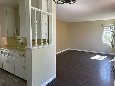 2nd image of 2625 Cloverfield Blvd