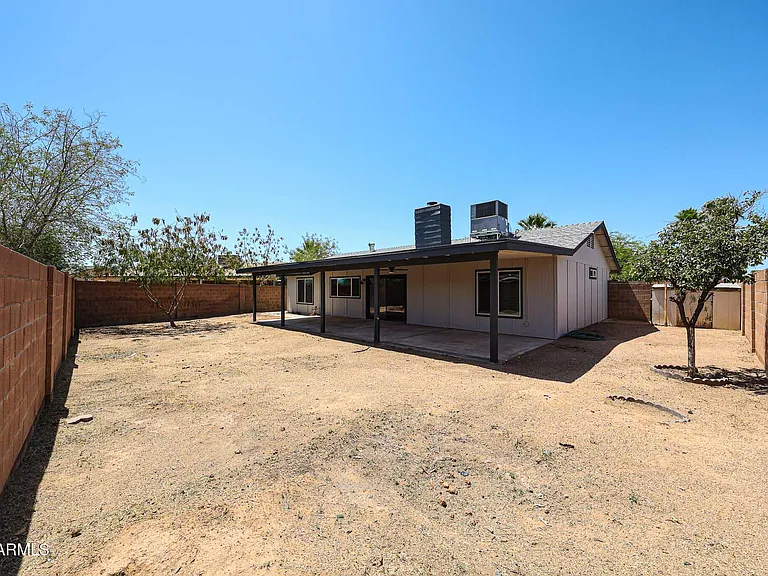 2602 E Charleston Ave — Photo 13