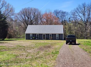 899 Confederate Ridge Rd, Lake Cormorant, MS 38641