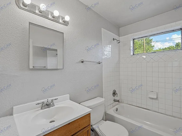 3204 Caribbean Dr — Photo 16