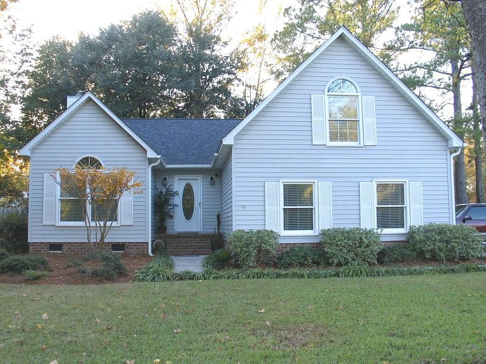 1st image of 300 Pecan Dr