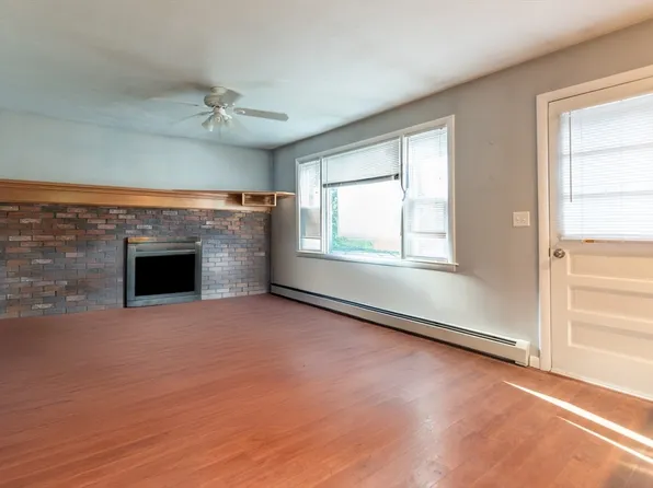 2 Raymond St, North Smithfield, RI 02896
