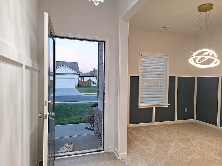 160 Marion Dr — Photo 23