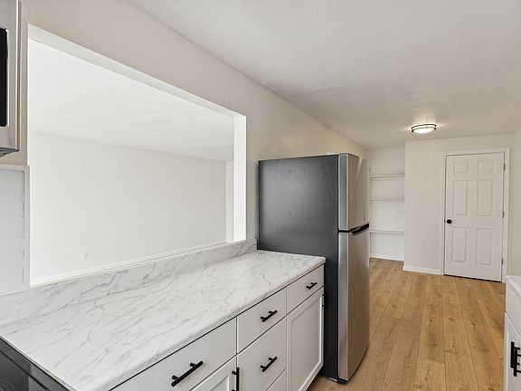3rd image of 1106 1st North St APT 10