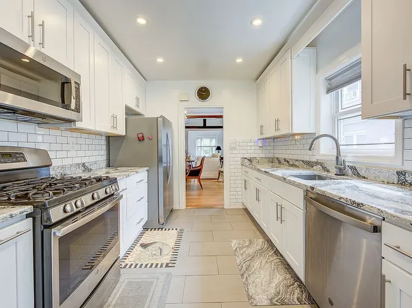 8038 236th St, Queens Village, NY 11427