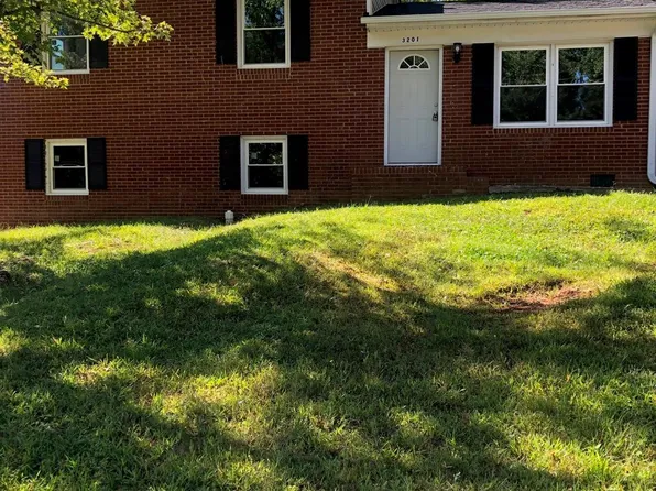 3201 Spring Valley Dr, Gastonia, NC 28052