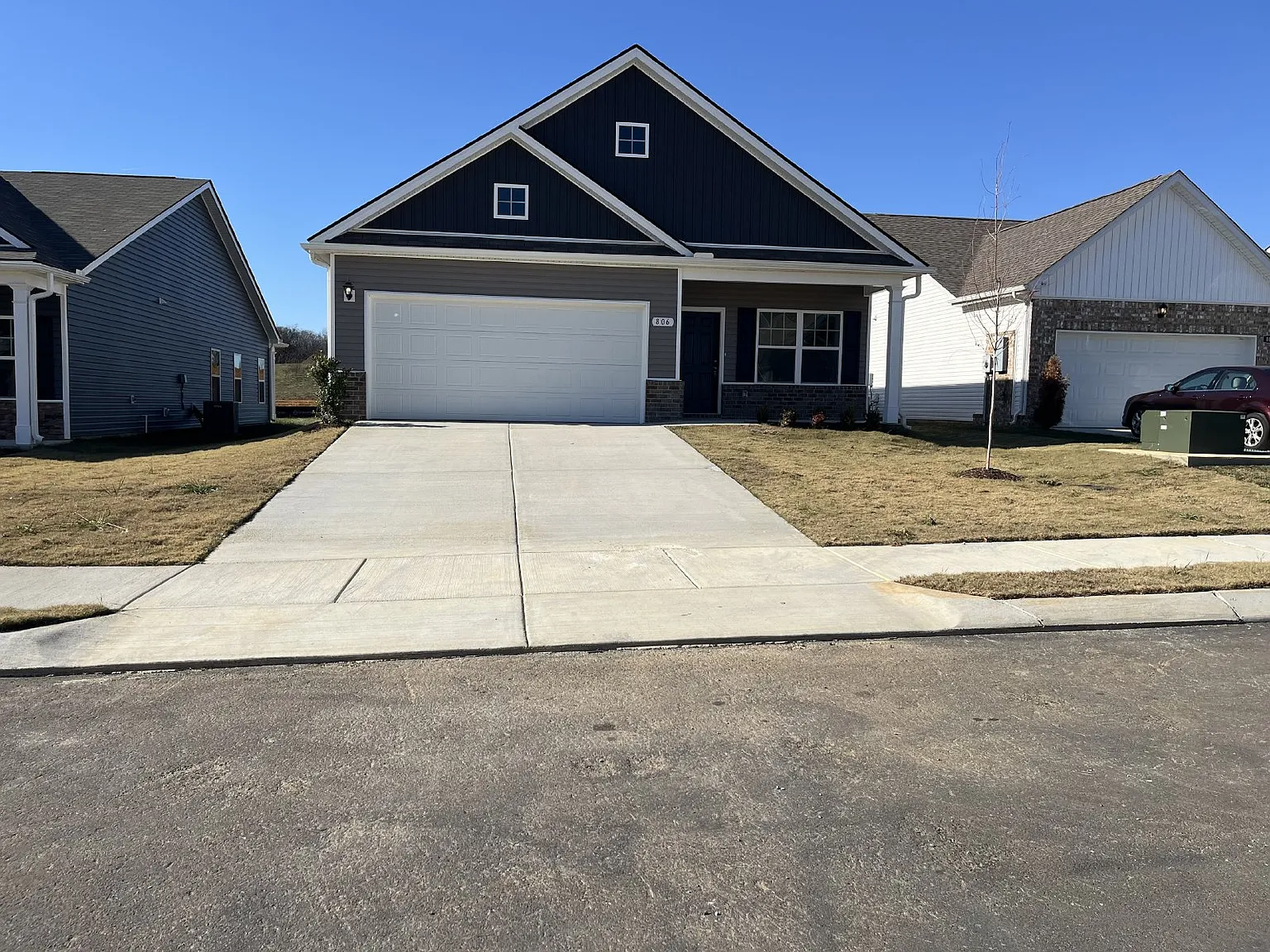 3 bed, 2.0 bath, 1573 sqft, $2,100 — Photo 1