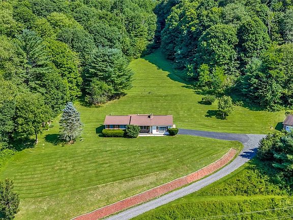 3rd image of 420 Roaring Fork Road